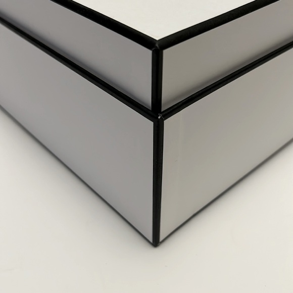 Chanel Box - Picture 5 of 9